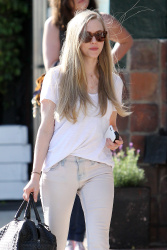 Amanda Seyfried - Out and about in West Hollywood - February 25, 2015 (25xHQ) Nk9W4Ya1