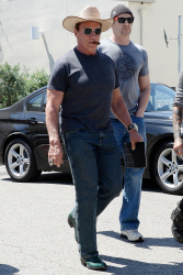 Arnold Schwarzenegger - seen out in Los Angeles - April 18, 2015 - 72xHQ QY3zxJNO