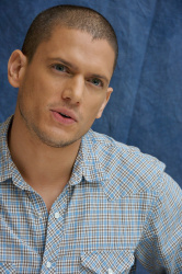 Wentworth Miller - Prison Break press conference portraits by Vera Anderson (Beverly Hills, September 14, 2007) - 4xHQ QmnAO50t