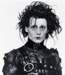 Johnny Depp, Winona Ryder - Промо + стиль и постеры к фильму "Edward Scissorhands (Эдвард руки-ножницы)", 1990 (34хHQ) QwilbNIl