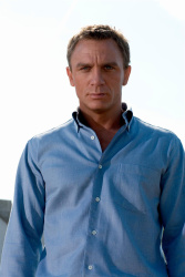 Daniel Craig - Unkown Photoshoot - 5xHQ RL1c2azT