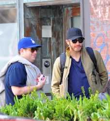 Jonah Hill - Jake Gyllenhaal & Jonah Hill & America Ferrera - Out And About In NYC 2013.04.30 - 37xHQ ROq04rNc