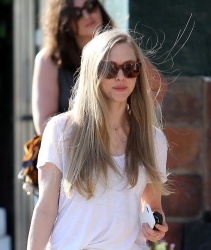 Amanda Seyfried - Out and about in West Hollywood - February 25, 2015 (25xHQ) UVV7yjQl
