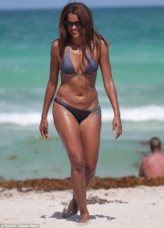 [LQ tag] Claudia Jordan - on the beach in Miami 7/8/15