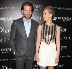 Jennifer Lawrence и Bradley Cooper - Attends a screening of 'Serena' hosted by Magnolia Pictures and The Cinema Society with Dior Beauty, Нью-Йорк, 21 марта 2015 (449xHQ) VjV88zRt