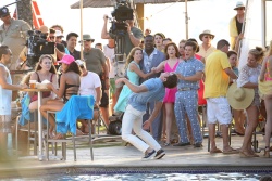 Zac Efron, Adam DeVine, Anna Kendrick & Aubrey Plaza - On the set of "Mike And Dave Need Wedding Dates" in Turtle Bay,Oahu,Hawaii 2015.06.03 - 41xHQ YbhxecqG