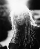 Кристина Агилера (Christina Aguilera) Flaunt Photoshoot 2002 - 9xHQ A9gDIrf6