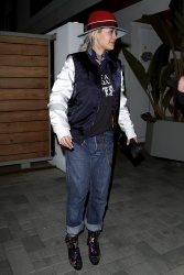 Rita Ora - Arriving at a friend's house in West Hollywood, 13 января 2015 (10xHQ) BYddMSr2