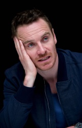 Michael Fassbender - X-Men: Days of Future Past press conference portraits (New York, May 9, 2014) - 26xHQ CqMpyFyo