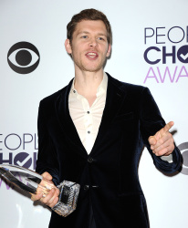 Joseph Morgan, Persia White - 40th People's Choice Awards held at Nokia Theatre L.A. Live in Los Angeles (January 8, 2014) - 114xHQ CrNFNSQc