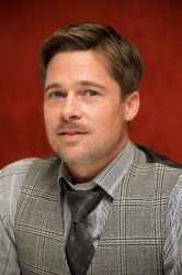 Brad Pitt - The Curious Case of Benjamin Button press conference portraits by Vera Anderson (Los Angeles, December 6, 2008) - 14xHQ DIYnTtXW