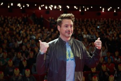 Robert Downey Jr. - "Iron Man 3" convention (Moscow, April 9, 2013) - 23xHQ DNHFsxWy