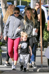 Hilary Duff - Out and about in Beverly Hills, 7 января 2015 (17xHQ) DSIMMLYZ