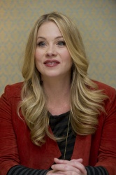 Christina Applegate - Up All Night press conference portraits by Magnus Sundholm (Los Angeles, October 27, 2011) - 6xHQ EH9TVuBS