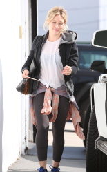 Hilary Duff - Out in Beverly Hills - February 19, 2015 (14xHQ) EY9I3k2Y