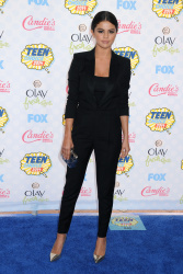 Selena Gomez - At the FOX's 2014 Teen Choice Awards, August 10, 2014 - 393xHQ FKMgwej4