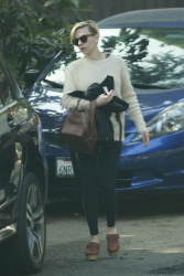 Scarlett Johansson - Out and about in LA - February 19, 2015 (28xHQ) FRNMxPmI