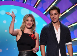 Hilary Duff - At the FOX's 2014 Teen Choice Awards in Los Angeles, August 10, 2014 - 158xHQ Fd09mHaY