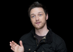 James McAvoy - "X-Men: Days of Future Past" press conference portraits by Armando Gallo (New York, May 9, 2014) - 20xHQ FtKQqls1