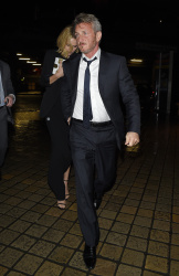 Sean Penn - Charlize Theron and Sean Penn - seen leaving Royal Festival Hall. London - February 16, 2015 (153xHQ) Gb8mTeoL