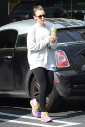 Lily Collins - Grabs a Health Drink in West Hollywood (2015.02.16.) (11xHQ) Hgg28P04