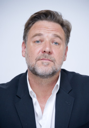 Russell Crowe - Russell Crowe - Noah press conference portraits by Magnus Sundholm (Beverly Hills, March 24, 2014) - 17xHQ HtJC4Stm