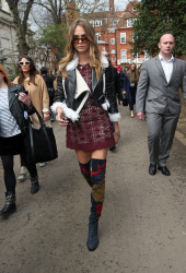 Cara Delevingne - Arriving at the Burberry Fashion Show in London - February 23, 2015 (9xHQ) J9itd28q