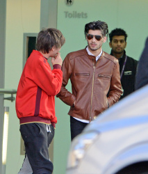 Zayn Malik, Liam Payne and Louis Tomlinson - Leaving Heathrow Airport in London, England - March 2, 2015 - 21xHQ JDvN00Oi