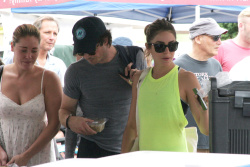 Ian Somerhalder & Nikki Reed - at the farmer's market in Sherman Oaks (July 20, 2014) - 152xHQ JfHGiUT5