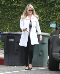 Ali Larter - Leaving The Walther School in West Hollywood - February 20, 2015 (25xHQ) JmD17QER