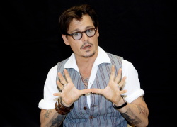 Johnny Depp - "Pirates of the Caribbean: On Stranger Tides" press conference portraits by Armando Gallo (Beverly Hills, May 4, 2011) - 22xHQ KWiSRqy2