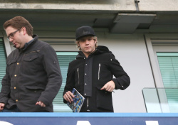 Niall Horan - At the Chelsea vs. Newcastle United game in London - January 10, 2015 - 8xHQ KpZlVtpT