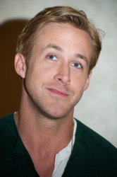 Ryan Gosling - Drive press conference portraits by Vera Anderson (Los Angeles, September 26, 2011) - 10xHQ MMkKmTXL