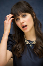 Zooey Deschanel - Yes Man press conference portraits by Vera Anderson (Beverly Hills, December 4, 2008) - 23xHQ MS0xOtNa