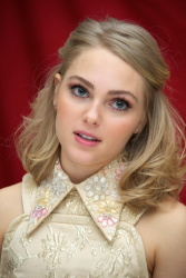 AnnaSophia Robb - The Carrie Diaries press conference portraits by Vera Anderson (New York, February 8, 2013) - 13xHQ MjM0GOPN