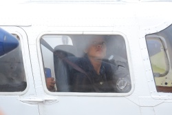 Rihanna - Boarding a private jet in Saint Barthélemy, 4 января 2015 (11xHQ) N0AiNWz2
