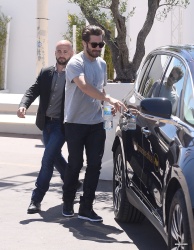 Jake Gyllenhaal - Out & About During The Cannes Film Festival 2015.05.15 - 5xHQ N0CuJm8n