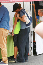 Ian Somerhalder & Nikki Reed - at the farmer's market in Sherman Oaks (July 20, 2014) - 152xHQ Noe4Wys3