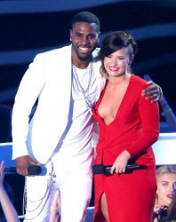 Demi Lovato - At the MTV Video Music Awards, August 24, 2014 - 112xHQ OhUp0uV5