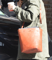 Sienna Miller - Out and about in New York City - February 11, 2015 (30xHQ) OiPJWwrq