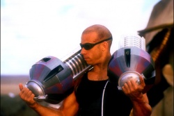 Vin Diesel - Vin Diesel, Radha Mitchell, Claudia Black - постеры и промо стиль к фильму "Pitch Black (Черная дыра)", 2000 (15xHQ) PJndgBVo