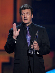 Nathan Fillion - 39th Annual People's Choice Awards at Nokia Theatre in Los Angeles (January 9, 2013) - 28xHQ PVH2A3O4