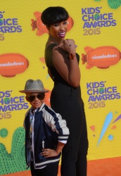 Jennifer Hudson - 28th Annual Kids' Choice Awards, Inglewood, 28 марта 2015 (145xHQ) Pvfi5uWd