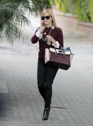 Reese Witherspoon - Leaving her office in Beverly Hills - February 27, 2015 (15xHQ) QvsxDtu4