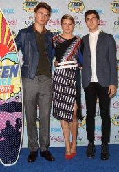 Shailene Woodley - 2014 Teen Choice Awards, Los Angeles August 10, 2014 - 363xHQ SGmC1u8p
