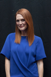 Julianne Moore - The Hunger Games: Mockingjay. Part 1 press conference portraits by Herve Tropea (London, November 10, 2014) - 10xHQ SQ8sO5bE