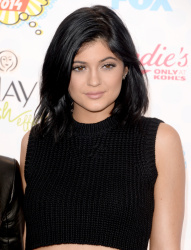 Kendall & Kylie Jenner - At the FOX's 2014 Teen Choice Awards, August 10, 2014 - 115xHQ TNHyidju