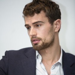 Theo James - Theo James - "Insurgent" press conference portraits by Armando Gallo (Beverly Hills, March 6, 2015) - 23xHQ TXjy2Sml