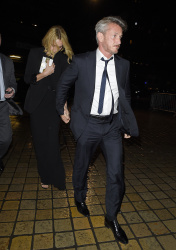 Sean Penn - Charlize Theron and Sean Penn - seen leaving Royal Festival Hall. London - February 16, 2015 (153xHQ) TfydCwKX