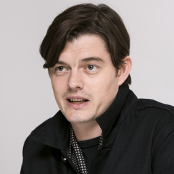 Sam Riley - "Maleficent" press conference portraits by Armando Gallo (Beverly Hills, May 20, 2014) - 28xHQ UIjncsMx